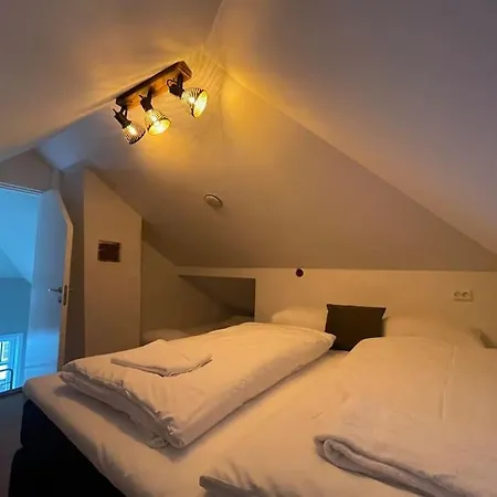 Nostalgic Nook 27 By דירה