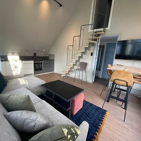 Cozy Corner2 At Bertis Ap27
